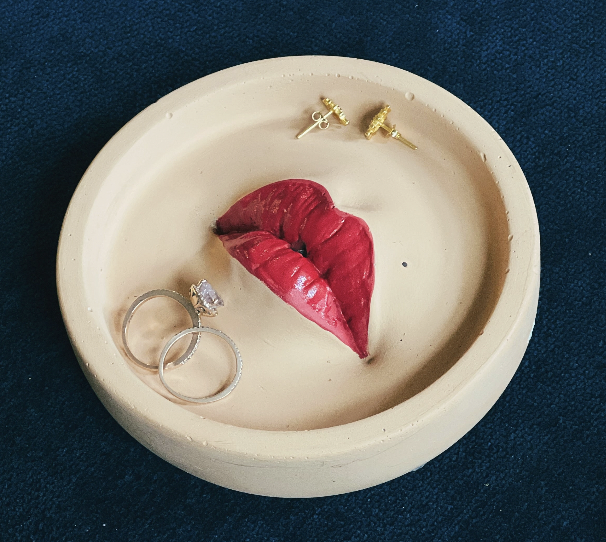 Golden Fair Kiss Me Incense Burner